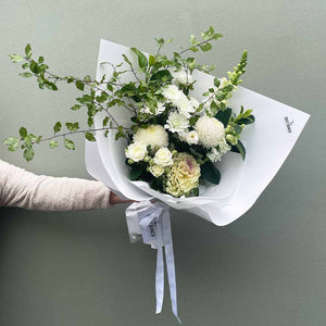 Classic 'White + Neutral' bunch