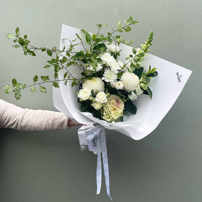 Classic 'White + Neutral' bunch